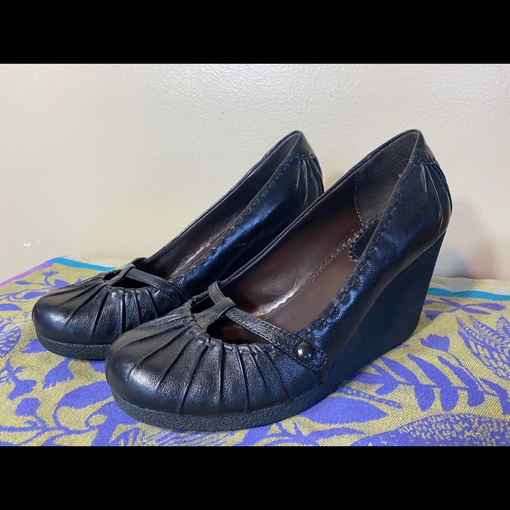 ALDO vintage black babydoll wedges SUPER CUTE! Sz8